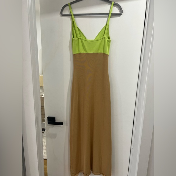 GINIA VENICE KEYHOLE DRESS IN SAND/PISTACHIO - Picture 15 of 15